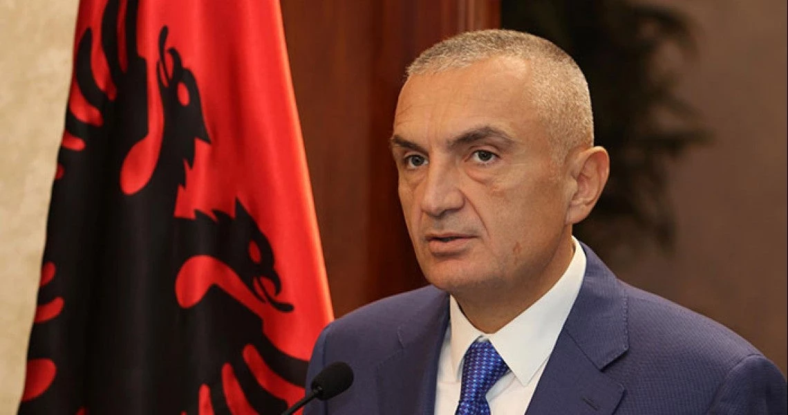 O Πρόεδρος της Αλβανίας σε διαφιλονικούμενη περιοχή με «Μακεδονική» και Βουλγαρική μειονότητα στην Αλβανία (βίντεο)